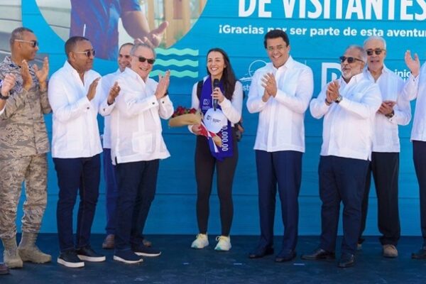 República Dominicana celebra 10 millones de visitantes en 2023: Impacto positivo en la inversión turística de Punta Cana